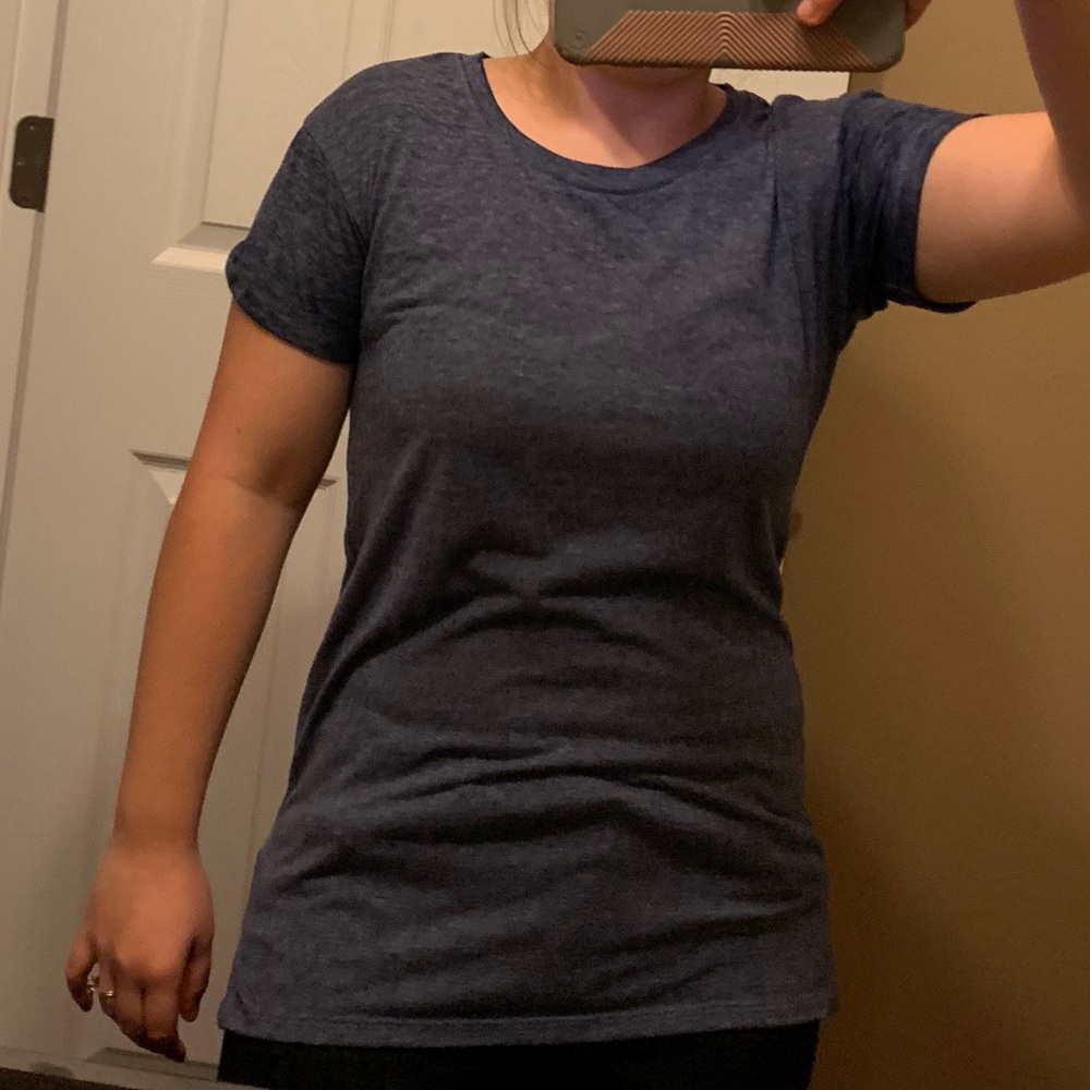 Basic Tee 💙 - Picture 4 of 4